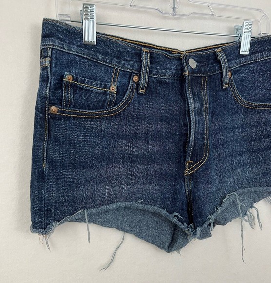 Levis 501 Womens Button-Fly Cut-Off Dark Denim Jean Shorts Size 28 Measured 30 - Picture 3 of 8